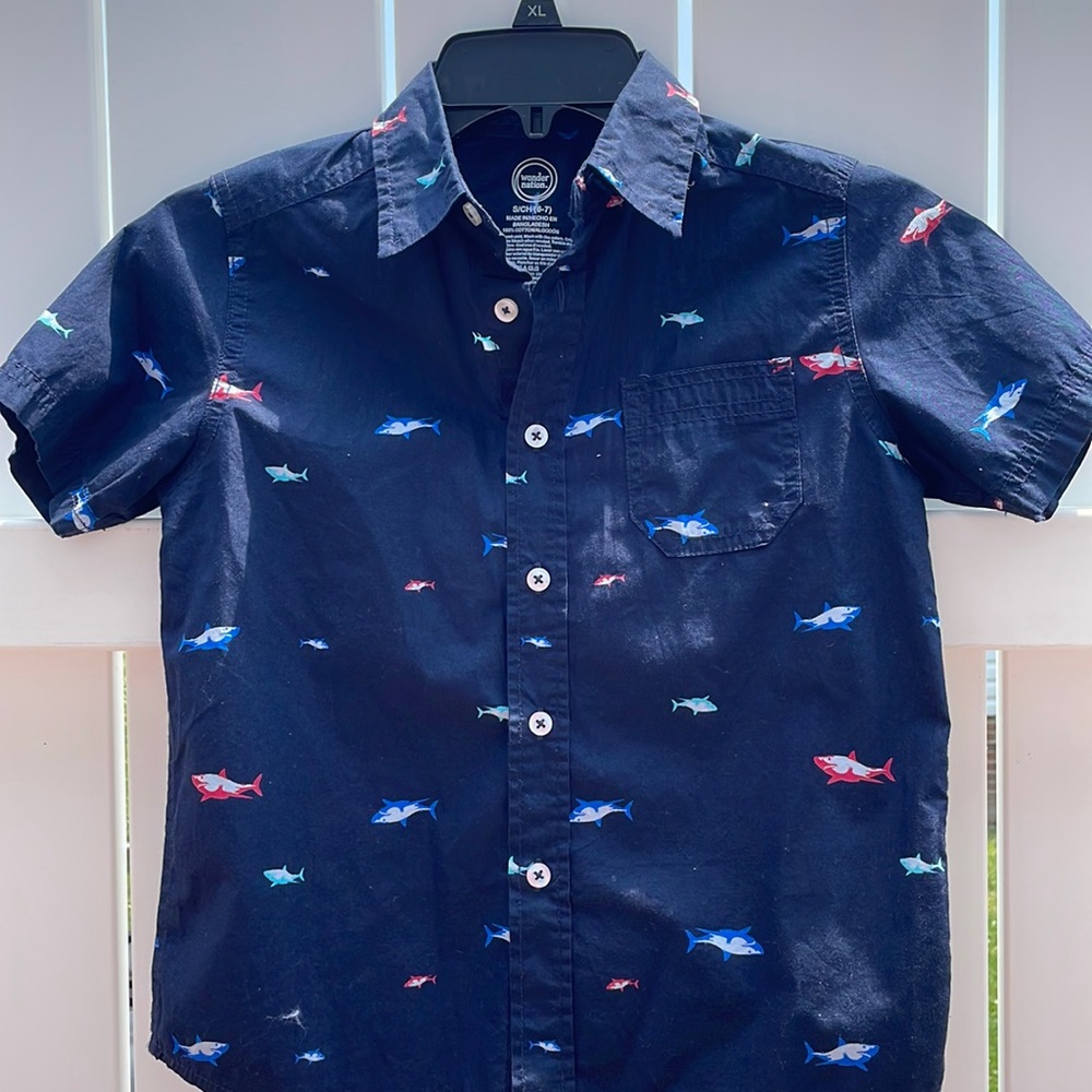 Sharks shirt short sleeve.